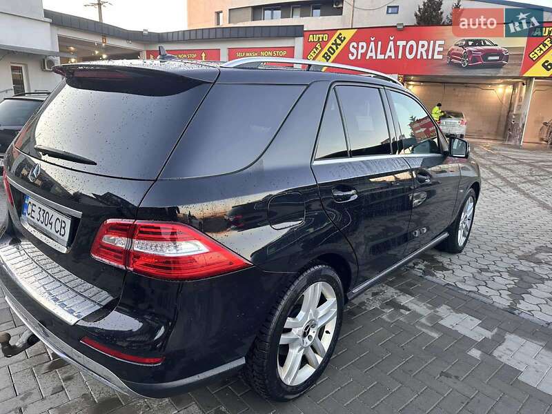Внедорожник / Кроссовер Mercedes-Benz M-Class 2011 в Черновцах