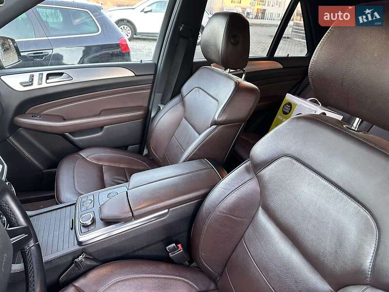 Внедорожник / Кроссовер Mercedes-Benz M-Class 2011 в Черновцах