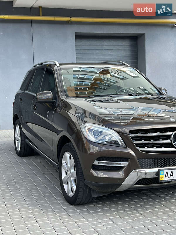 Внедорожник / Кроссовер Mercedes-Benz M-Class 2013 в Виннице
