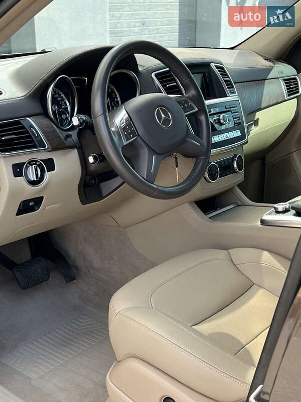 Внедорожник / Кроссовер Mercedes-Benz M-Class 2013 в Виннице