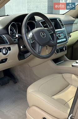 Внедорожник / Кроссовер Mercedes-Benz M-Class 2013 в 