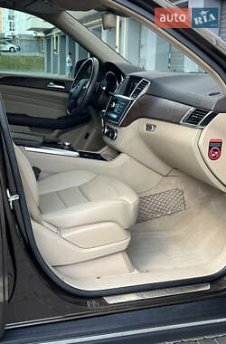 Внедорожник / Кроссовер Mercedes-Benz M-Class 2013 в 