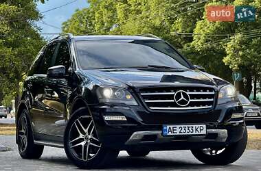 Внедорожник / Кроссовер Mercedes-Benz M-Class 2011 в 