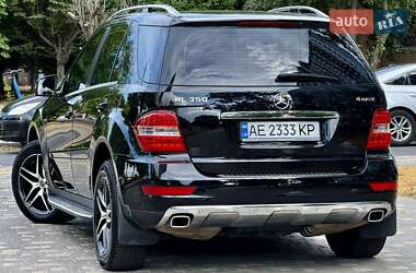 Внедорожник / Кроссовер Mercedes-Benz M-Class 2011 в 