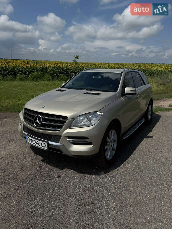 Внедорожник / Кроссовер Mercedes-Benz M-Class 2011 в 