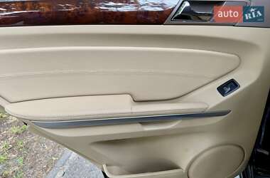 Позашляховик / Кросовер Mercedes-Benz M-Class 2010 в 
