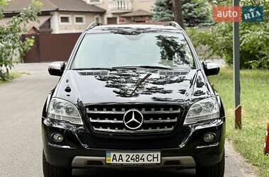 Позашляховик / Кросовер Mercedes-Benz M-Class 2010 в 