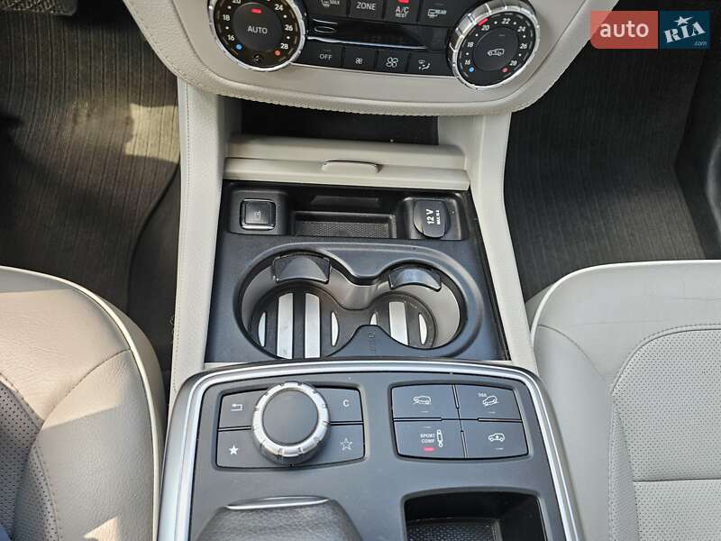 Внедорожник / Кроссовер Mercedes-Benz M-Class 2012 в Чопе