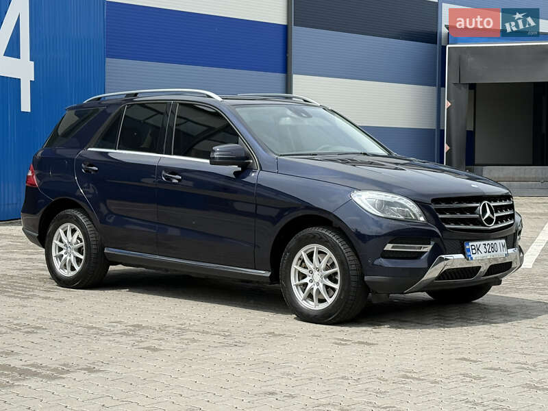 Позашляховик / Кросовер Mercedes-Benz M-Class 2014 в 