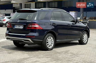 Позашляховик / Кросовер Mercedes-Benz M-Class 2014 в 
