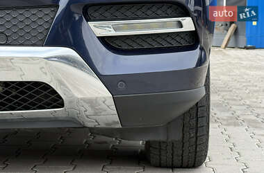 Позашляховик / Кросовер Mercedes-Benz M-Class 2014 в 