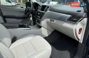 Позашляховик / Кросовер Mercedes-Benz M-Class 2014 в 