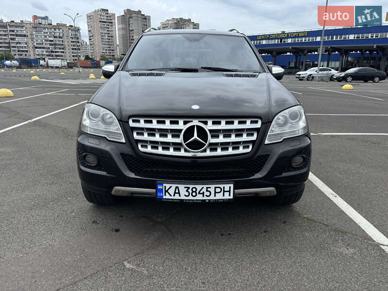 Позашляховик / Кросовер Mercedes-Benz M-Class 2010 в Києві