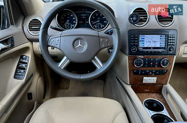 Внедорожник / Кроссовер Mercedes-Benz M-Class 2006 в 