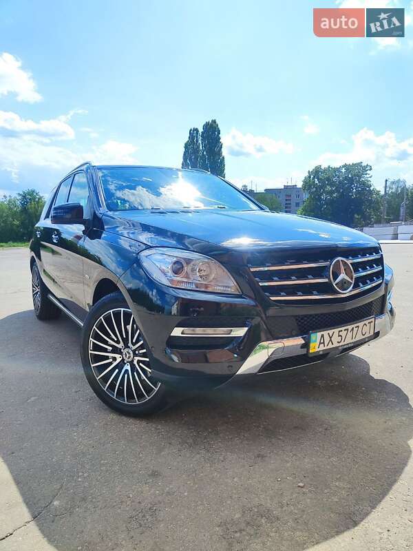 Внедорожник / Кроссовер Mercedes-Benz M-Class 2012 в 