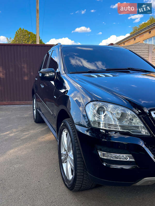 Позашляховик / Кросовер Mercedes-Benz M-Class 2009 в Подільську