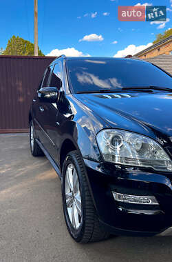Внедорожник / Кроссовер Mercedes-Benz M-Class 2009 в 