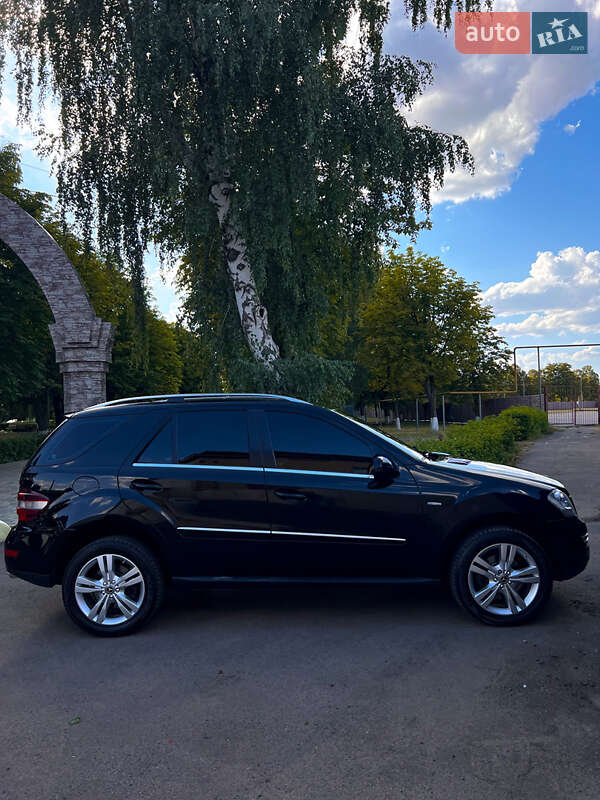 Позашляховик / Кросовер Mercedes-Benz M-Class 2009 в Подільську