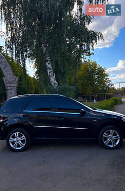 Внедорожник / Кроссовер Mercedes-Benz M-Class 2009 в 