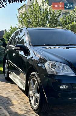 Внедорожник / Кроссовер Mercedes-Benz M-Class 2007 в 