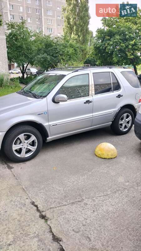 Внедорожник / Кроссовер Mercedes-Benz M-Class 2003 в Вараше