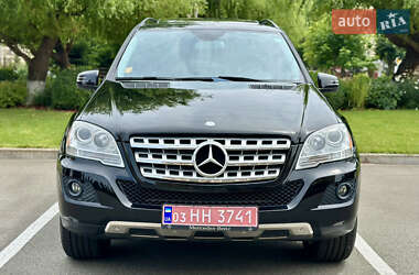 Внедорожник / Кроссовер Mercedes-Benz M-Class 2011 в 