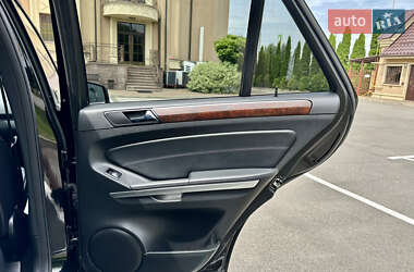 Внедорожник / Кроссовер Mercedes-Benz M-Class 2011 в 