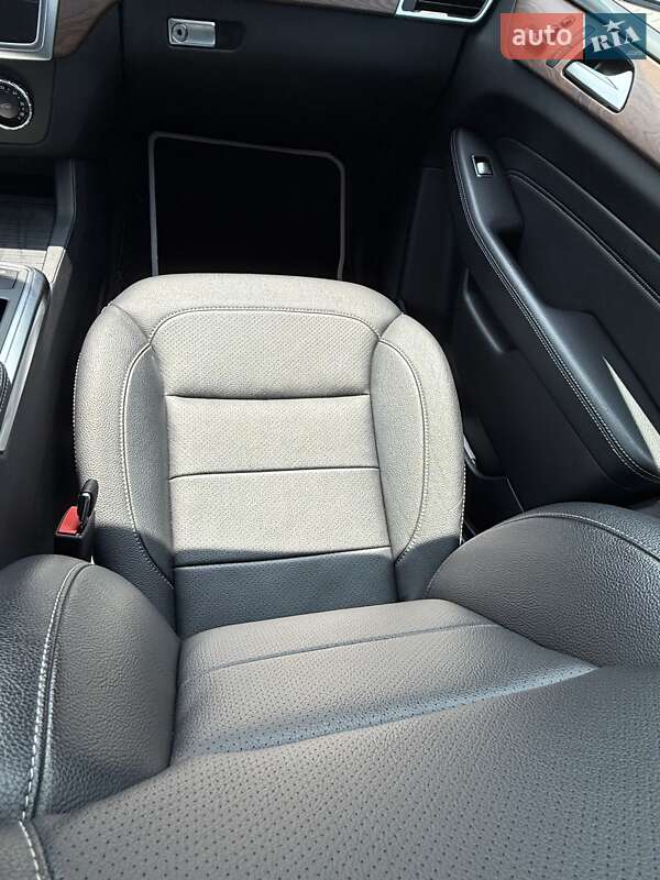 Внедорожник / Кроссовер Mercedes-Benz M-Class 2013 в Одессе