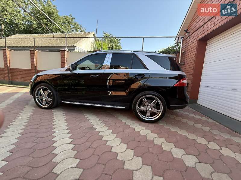 Внедорожник / Кроссовер Mercedes-Benz M-Class 2013 в Одессе