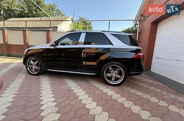 Внедорожник / Кроссовер Mercedes-Benz M-Class 2013 в 
