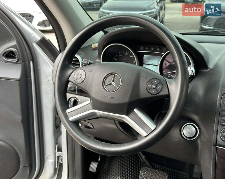 Внедорожник / Кроссовер Mercedes-Benz M-Class 2010 в Харькове
