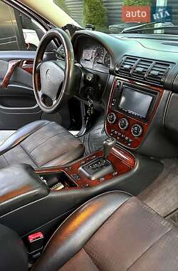Внедорожник / Кроссовер Mercedes-Benz M-Class 2004 в 