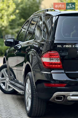 Внедорожник / Кроссовер Mercedes-Benz M-Class 2009 в 