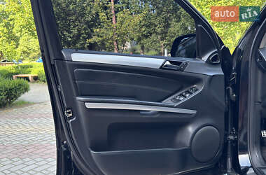 Внедорожник / Кроссовер Mercedes-Benz M-Class 2009 в 