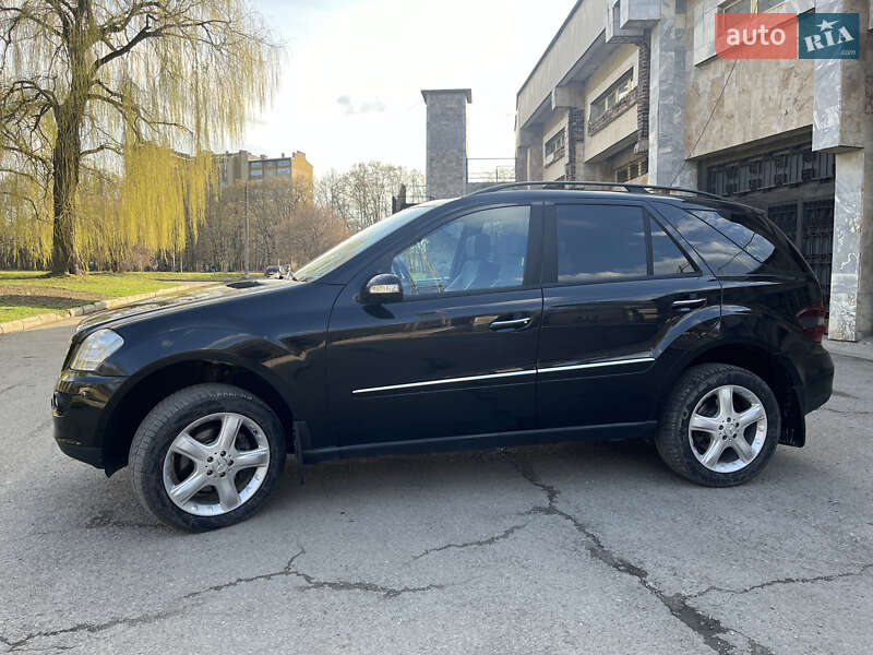 Внедорожник / Кроссовер Mercedes-Benz M-Class 2005 в Ивано-Франковске
