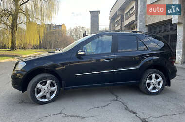 Внедорожник / Кроссовер Mercedes-Benz M-Class 2005 в 