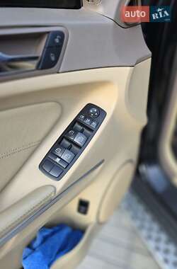 Внедорожник / Кроссовер Mercedes-Benz M-Class 2006 в 