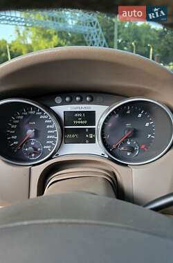 Внедорожник / Кроссовер Mercedes-Benz M-Class 2006 в 