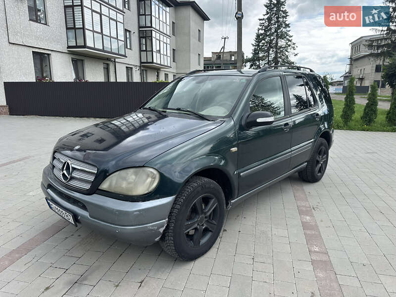 Внедорожник / Кроссовер Mercedes-Benz M-Class 2001 в 