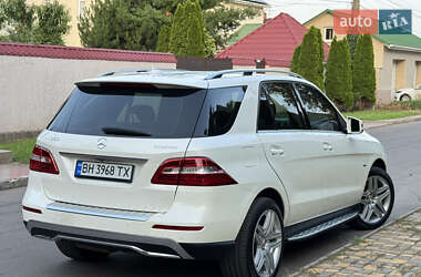 Внедорожник / Кроссовер Mercedes-Benz M-Class 2011 в 