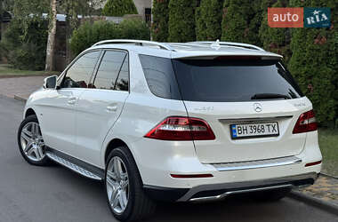 Внедорожник / Кроссовер Mercedes-Benz M-Class 2011 в 
