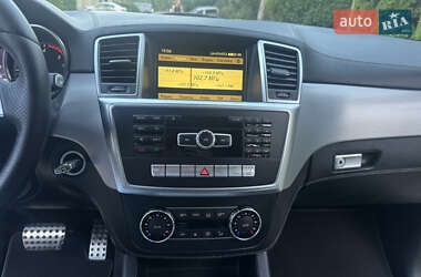Внедорожник / Кроссовер Mercedes-Benz M-Class 2011 в 