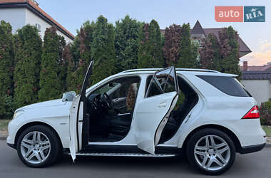 Внедорожник / Кроссовер Mercedes-Benz M-Class 2011 в 