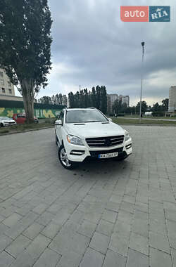 Внедорожник / Кроссовер Mercedes-Benz M-Class 2011 в 