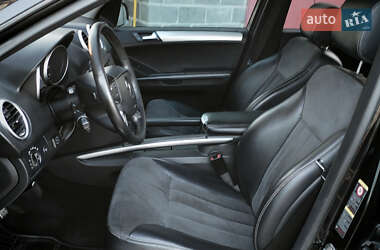Внедорожник / Кроссовер Mercedes-Benz M-Class 2005 в 