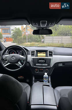 Внедорожник / Кроссовер Mercedes-Benz M-Class 2012 в 