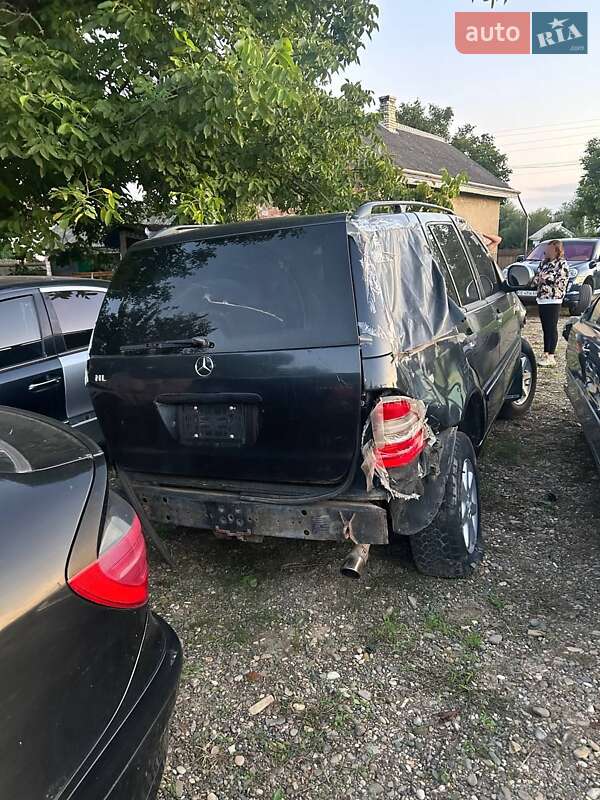 Mercedes-Benz M-Class 2000