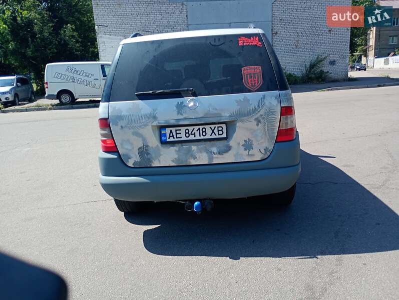 Mercedes-Benz M-Class 1998