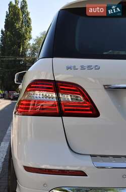 Внедорожник / Кроссовер Mercedes-Benz M-Class 2013 в 