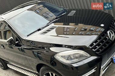 Позашляховик / Кросовер Mercedes-Benz M-Class 2015 в 